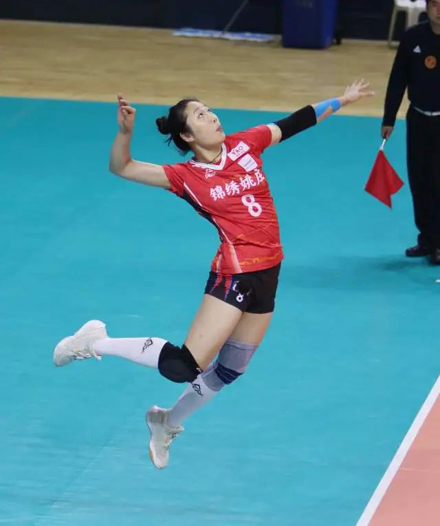 包含中国女排强势横扫勇士晋级半决赛，状态火热！的词条