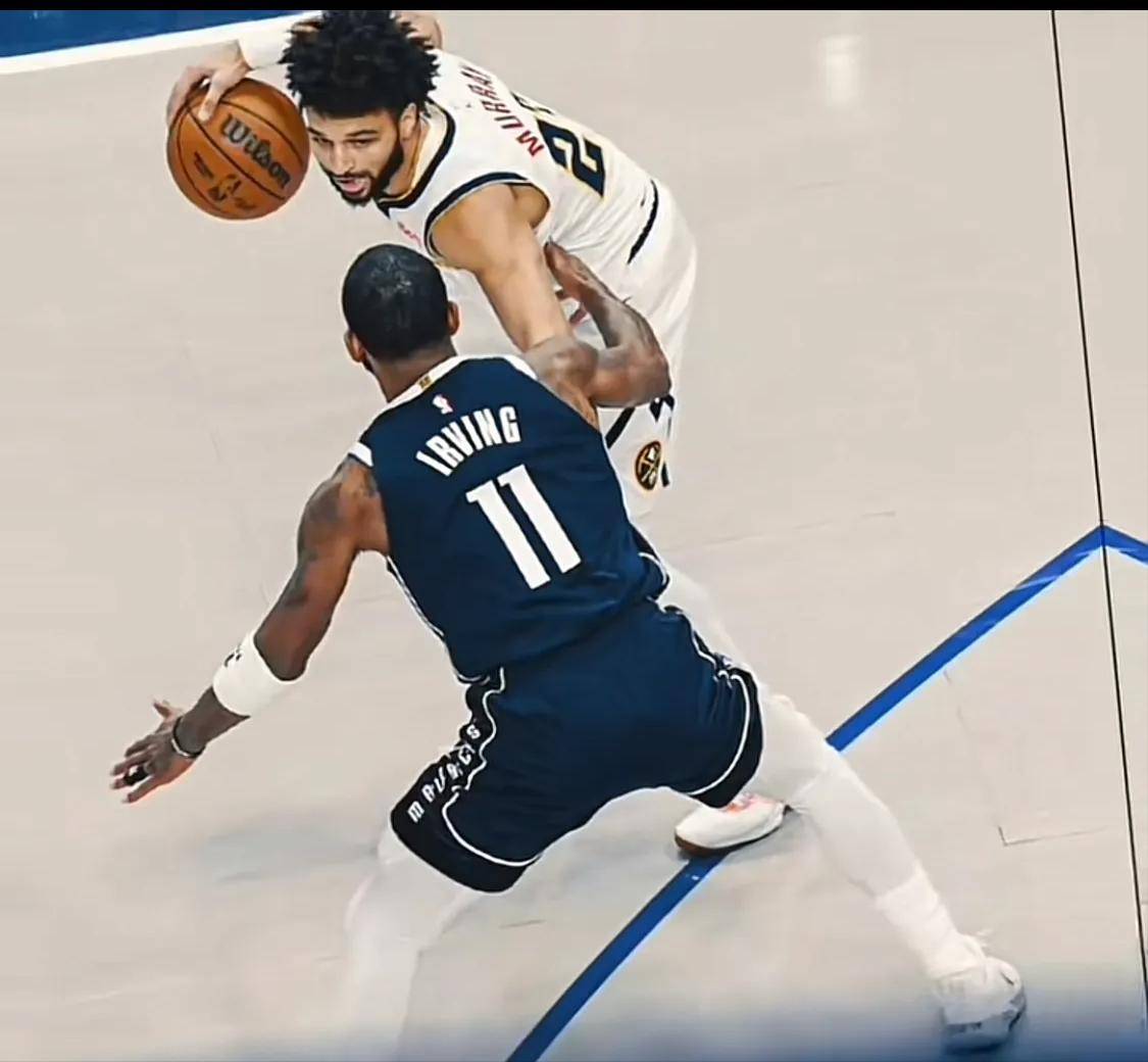 包含穆雷在独行侠比赛中出色防守，大比分获胜引发热议！全场沸腾不已的词条